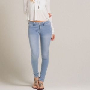 Light wash skinny jeans
